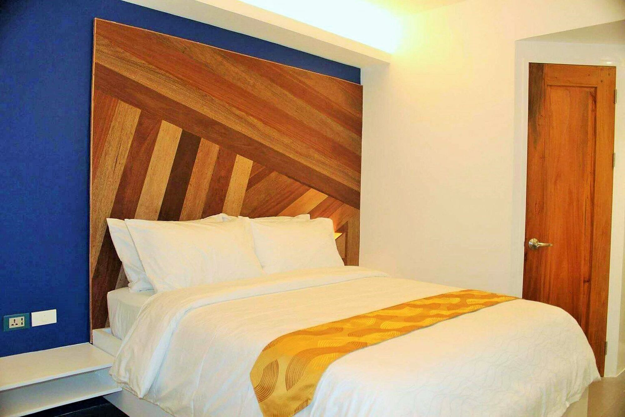 Oyo 609 G Executive Hotel And Spa Boracay Manoc-Manoc Exterior foto